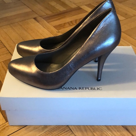 Banana Republic Heels size 7.5 - Picture 2 of 4